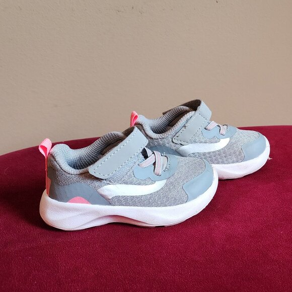 Athletic Works Toddler Girls’ Mesh Jogger Sneakers, Size 5 - Picture 2 of 7